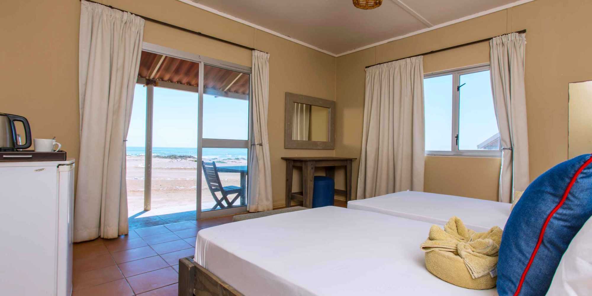 Terrace Bay Double Room 02 © NWR 2018